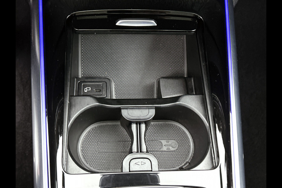 Mercedes-Benz GLA 250 e Business Solution AMG Limited AMG Line | Night Pakket | Panorama Schuif-Kanteldak | Ledkoplampen | Sfeerverlichting | Memory voorstoelen. Inclusief 24 maanden MB Certified garantie voor Europa.