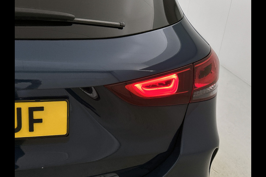 Mercedes-Benz GLA 250 e Business Solution AMG Limited AMG Line | Night Pakket | Panorama Schuif-Kanteldak | Ledkoplampen | Sfeerverlichting | Memory voorstoelen. Inclusief 24 maanden MB Certified garantie voor Europa.