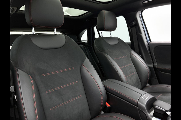 Mercedes-Benz GLA 250 e Business Solution AMG Limited AMG Line | Night Pakket | Panorama Schuif-Kanteldak | Ledkoplampen | Sfeerverlichting | Memory voorstoelen. Inclusief 24 maanden MB Certified garantie voor Europa.