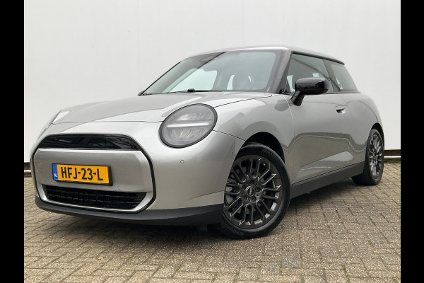 MINI Cooper E Essential 40.7 kWh Carplay DAB Camera Nieuwstaat