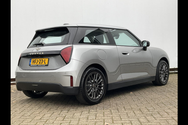 MINI Cooper E Essential 40.7 kWh Carplay DAB Camera Nieuwstaat