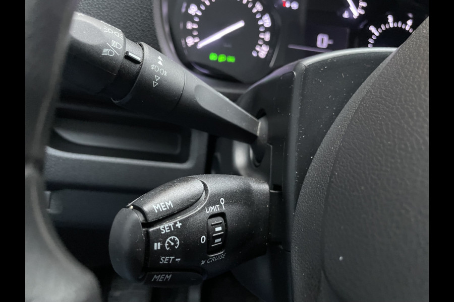 Fiat Scudo 1.5 MultiJet L3H1 2 zitplaatsen rechtsvoor - Cruise control - Parkeersensor achter - Achteruitrijcamera - Apple carplay - Airco - Bluetooth - Elektrische ramen voor - Tussenschot volledig - Zijschuifdeur recht