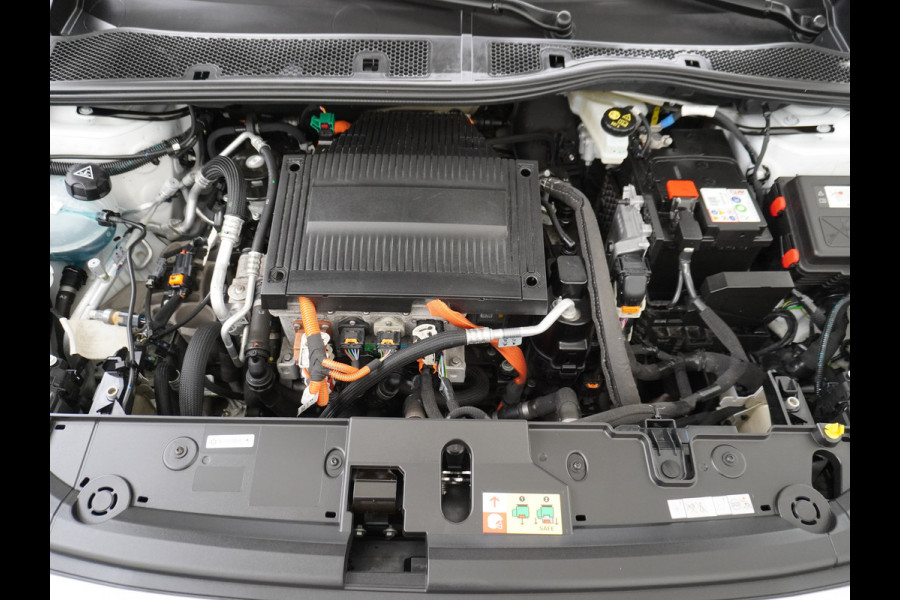 Peugeot e-208 EV 50kWh SOH 92% Navi Pdc Apple Carplay Android Auto Ecc Cruise Control Active Pack DAB+ Bluetooth Led Lmv Keyless Bluetooth Connected services 1e Eigenaar Origineel Nederlandse Auto