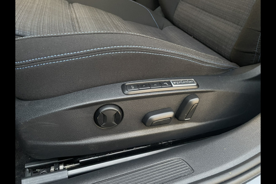 Volkswagen Passat Variant 1.4 TSI PHEV GTE Business | Elek Trekhaak | Virtual | LED | Camera | Carplay | Memory | Navi