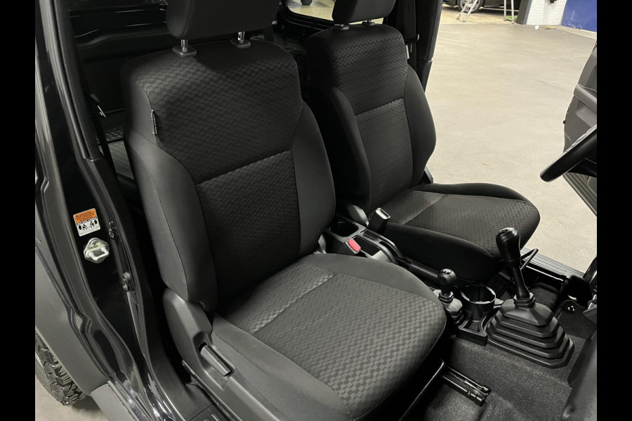 Suzuki Jimny 1.5 Stijl 4 persoons | Trekhaak | Stoelverwarming | Cruise Control | ​Carplay
