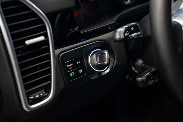 Porsche Cayenne 3.0 E-Hybrid *Sport-Chrono / Sport-Design / Panorama / BOSE / Soft-Close / Stoelventilatie*