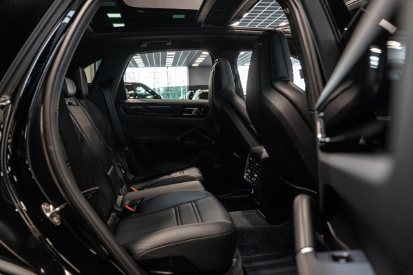 Porsche Cayenne 3.0 E-Hybrid *Sport-Chrono / Sport-Design / Panorama / BOSE / Soft-Close / Stoelventilatie*