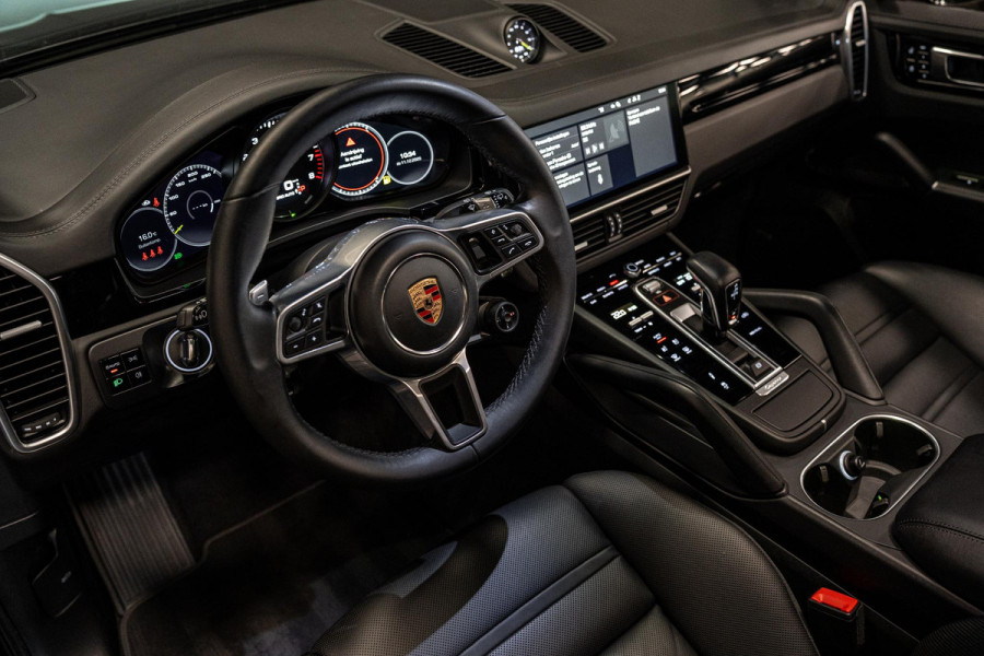 Porsche Cayenne 3.0 E-Hybrid *Sport-Chrono / Sport-Design / Panorama / BOSE / Soft-Close / Stoelventilatie*