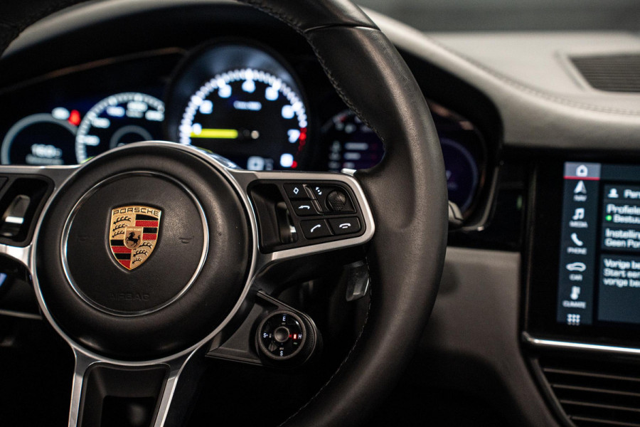 Porsche Cayenne 3.0 E-Hybrid *Sport-Chrono / Sport-Design / Panorama / BOSE / Soft-Close / Stoelventilatie*
