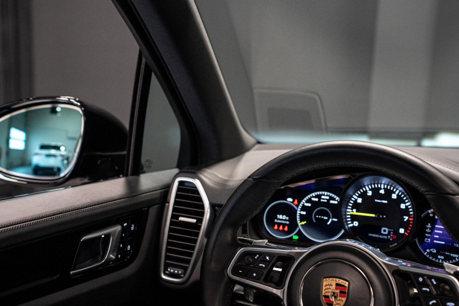 Porsche Cayenne 3.0 E-Hybrid *Sport-Chrono / Sport-Design / Panorama / BOSE / Soft-Close / Stoelventilatie*