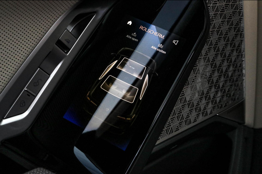 BMW 7 Serie M760e xDrive - Frozen Deep Grey - Lounge & Entertainment - Bowers & Wilkins - Aut. Doors - Connoisseur - Iconic Glow