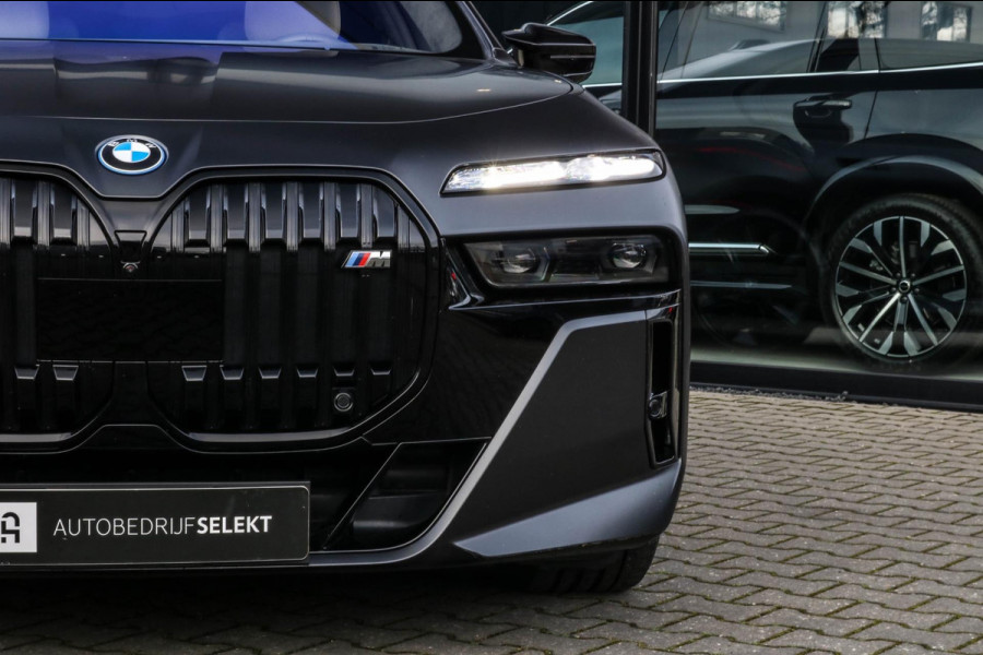 BMW 7 Serie M760e xDrive - Frozen Deep Grey - Lounge & Entertainment - Bowers & Wilkins - Aut. Doors - Connoisseur - Iconic Glow