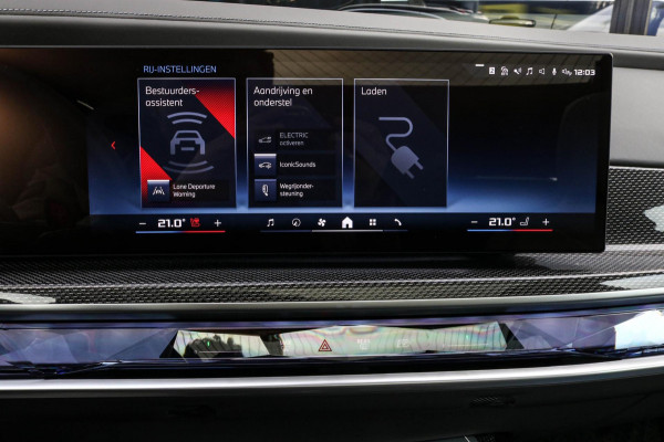 BMW 7 Serie M760e xDrive - Frozen Deep Grey - Lounge & Entertainment - Bowers & Wilkins - Aut. Doors - Connoisseur - Iconic Glow