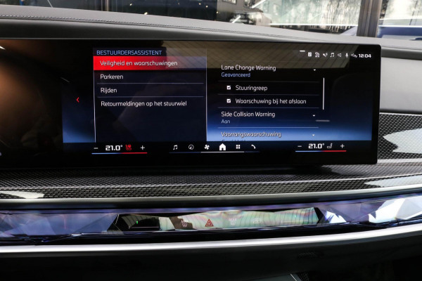 BMW 7 Serie M760e xDrive - Frozen Deep Grey - Lounge & Entertainment - Bowers & Wilkins - Aut. Doors - Connoisseur - Iconic Glow