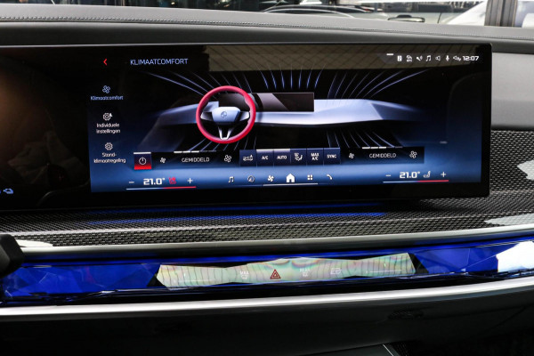 BMW 7 Serie M760e xDrive - Frozen Deep Grey - Lounge & Entertainment - Bowers & Wilkins - Aut. Doors - Connoisseur - Iconic Glow