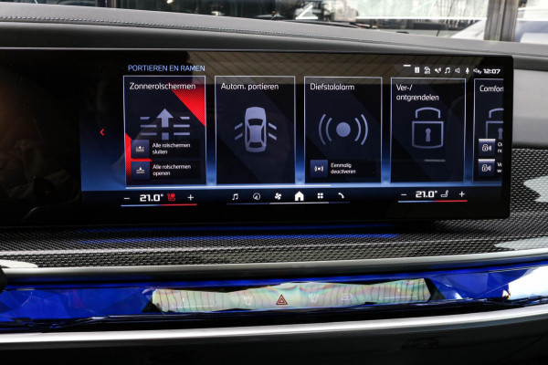 BMW 7 Serie M760e xDrive - Frozen Deep Grey - Lounge & Entertainment - Bowers & Wilkins - Aut. Doors - Connoisseur - Iconic Glow
