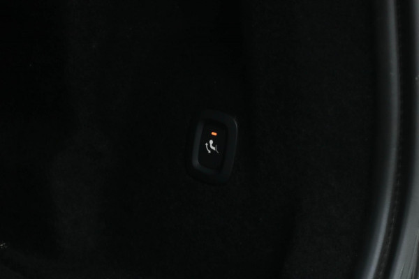 Volvo XC60 2.0 T8 AWD R-Design Long Range | Pano | Trekhaak | Facelift | Pine Grey | Harman Kardon | Memory | Elektrische stoelen