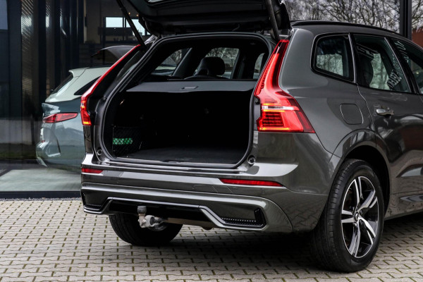 Volvo XC60 2.0 T8 AWD R-Design Long Range | Pano | Trekhaak | Facelift | Pine Grey | Harman Kardon | Memory | Elektrische stoelen
