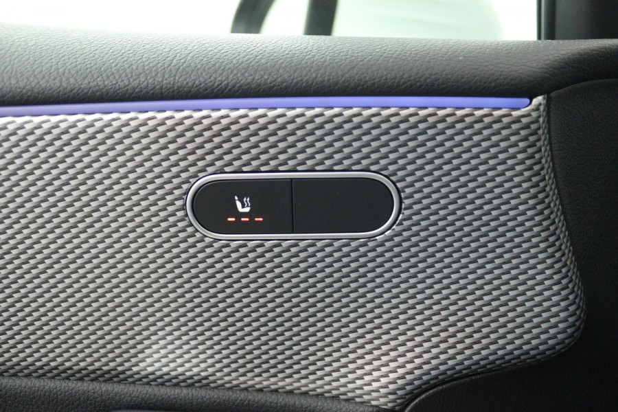 Mercedes-Benz A-Klasse 250 e Luxury Line (PANORAMADAK, TREKHAAK, CAMERA, SFEERVERLICHTING, STOELVERWARMING)