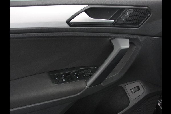 Volkswagen Tiguan 1.5 TSI Comfortline Team DSG | Navigatie | Apple carplay/Android Auto | Climate Control | Camera | Lane Assist | Virtual Cockpit | Winterpakket | Adaptive Cruise control | Lichtmetalen Velgen