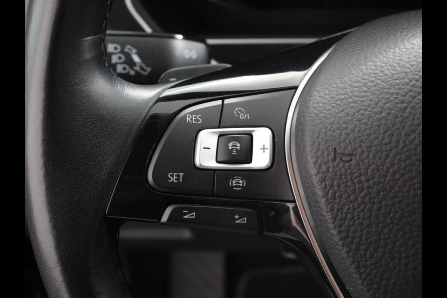 Volkswagen Tiguan 1.5 TSI Comfortline Team DSG | Navigatie | Apple carplay/Android Auto | Climate Control | Camera | Lane Assist | Virtual Cockpit | Winterpakket | Adaptive Cruise control | Lichtmetalen Velgen