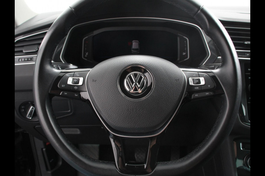 Volkswagen Tiguan 1.5 TSI Comfortline Team DSG | Navigatie | Apple carplay/Android Auto | Climate Control | Camera | Lane Assist | Virtual Cockpit | Winterpakket | Adaptive Cruise control | Lichtmetalen Velgen
