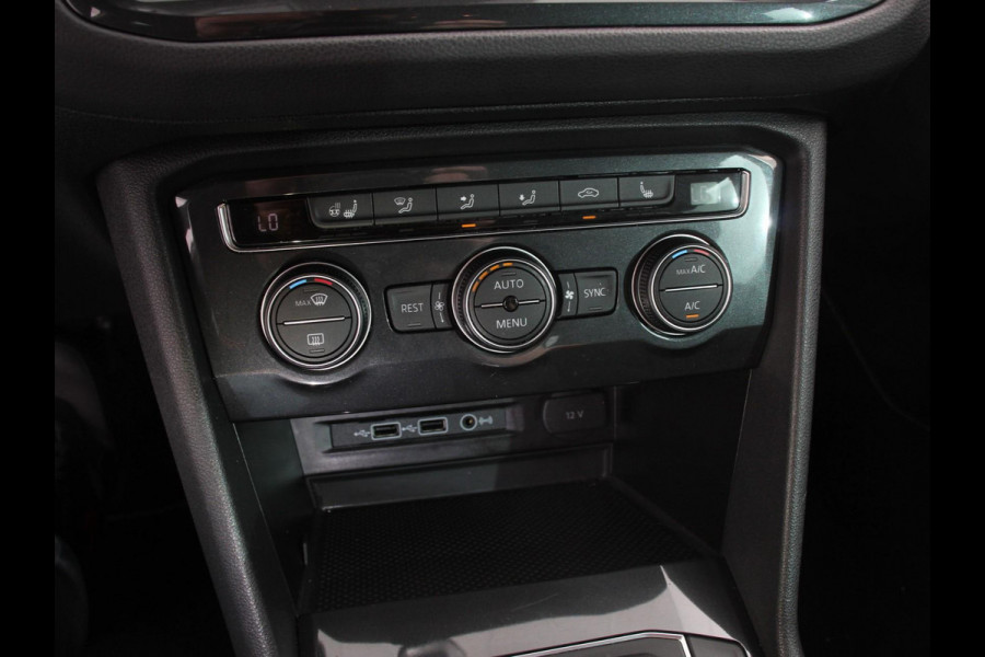 Volkswagen Tiguan 1.5 TSI Comfortline Team DSG | Navigatie | Apple carplay/Android Auto | Climate Control | Camera | Lane Assist | Virtual Cockpit | Winterpakket | Adaptive Cruise control | Lichtmetalen Velgen