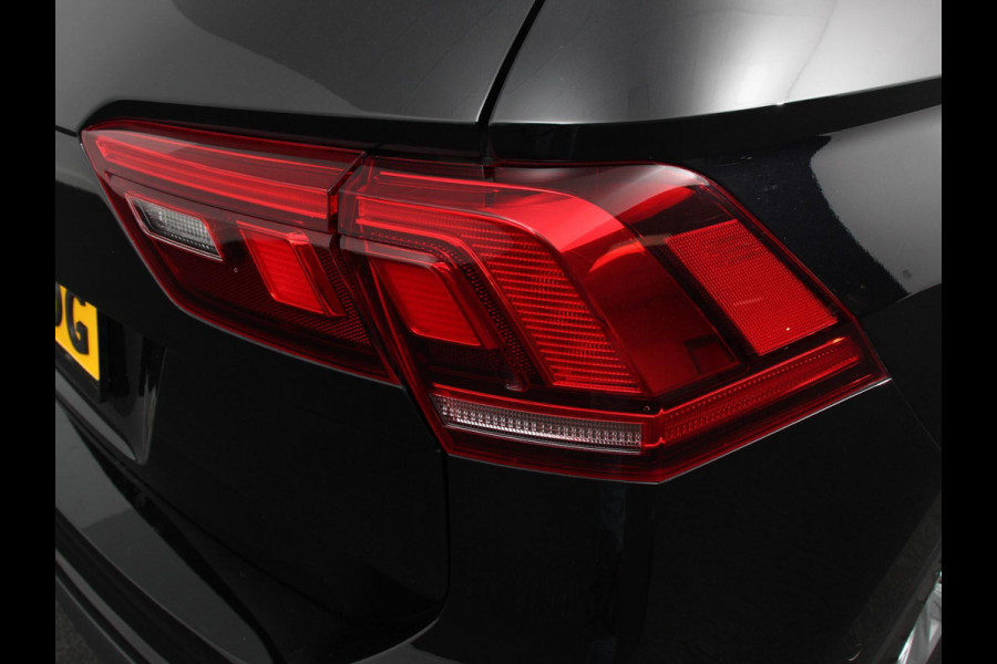Volkswagen Tiguan 1.5 TSI Comfortline Team DSG | Navigatie | Apple carplay/Android Auto | Climate Control | Camera | Lane Assist | Virtual Cockpit | Winterpakket | Adaptive Cruise control | Lichtmetalen Velgen