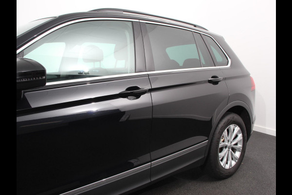 Volkswagen Tiguan 1.5 TSI Comfortline Team DSG | Navigatie | Apple carplay/Android Auto | Climate Control | Camera | Lane Assist | Virtual Cockpit | Winterpakket | Adaptive Cruise control | Lichtmetalen Velgen