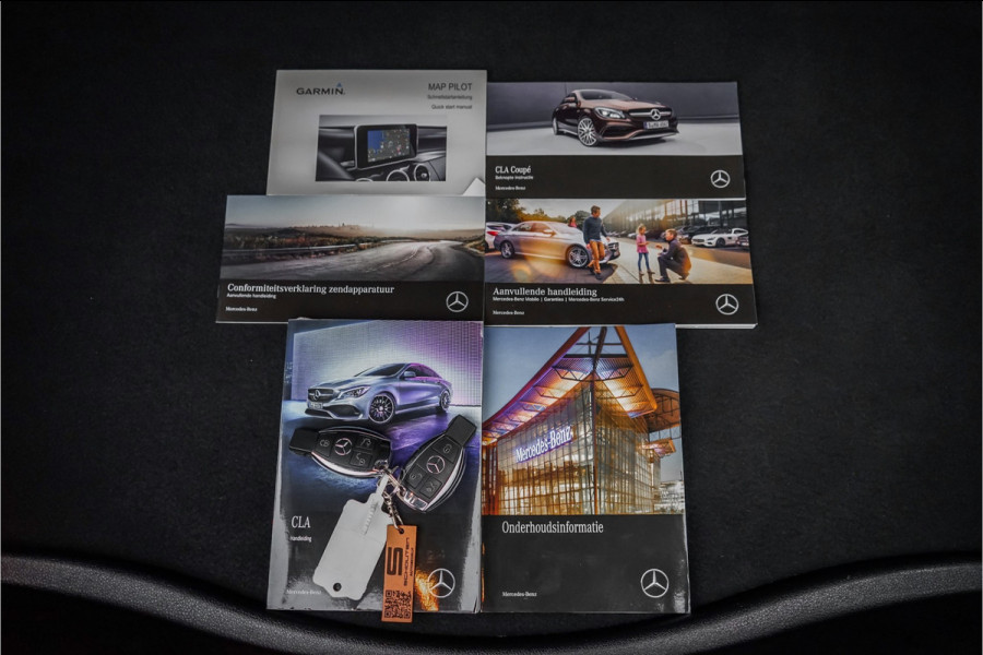 Mercedes-Benz CLA-Klasse 180 AMG-Line Camera LED 18"