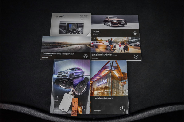 Mercedes-Benz CLA-Klasse 180 AMG-Line Camera LED 18"