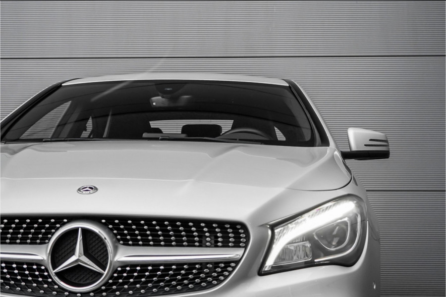 Mercedes-Benz CLA-Klasse 180 AMG-Line Camera LED 18"