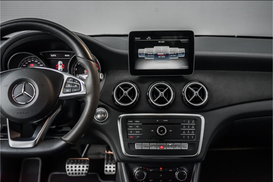 Mercedes-Benz CLA-Klasse 180 AMG-Line Camera LED 18"