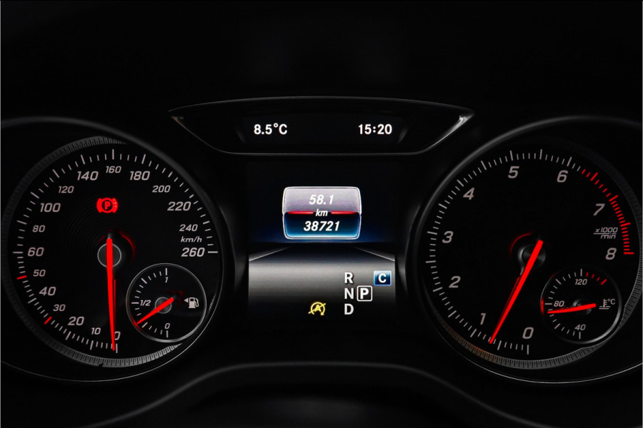 Mercedes-Benz CLA-Klasse 180 AMG-Line Camera LED 18"