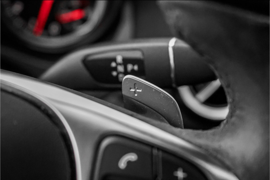 Mercedes-Benz CLA-Klasse 180 AMG-Line Camera LED 18"