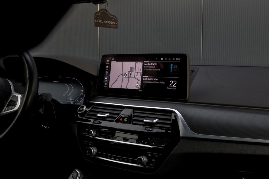 BMW 5 Serie Touring 530e Business Edition Plus | M-PAKKET | ADAPTIEVE CRUISE CONTROL | HEAD UP | PANORAMADAK | 360° CAMERA