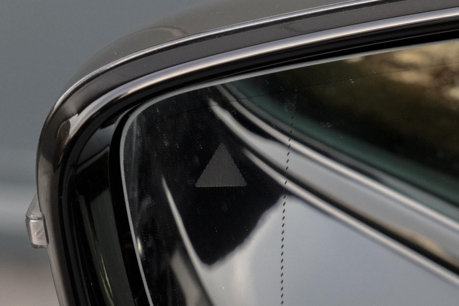 BMW 5 Serie Touring 530e Business Edition Plus | M-PAKKET | ADAPTIEVE CRUISE CONTROL | HEAD UP | PANORAMADAK | 360° CAMERA