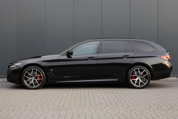 BMW 5 Serie Touring 530e Business Edition Plus | M-PAKKET | ADAPTIEVE CRUISE CONTROL | HEAD UP | PANORAMADAK | 360° CAMERA