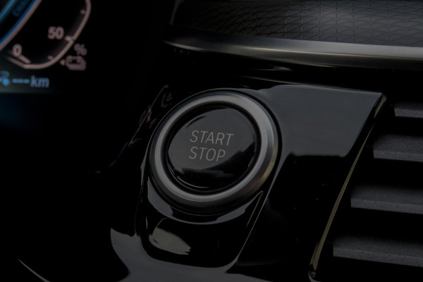 BMW 5 Serie Touring 530e Business Edition Plus | M-PAKKET | ADAPTIEVE CRUISE CONTROL | HEAD UP | PANORAMADAK | 360° CAMERA