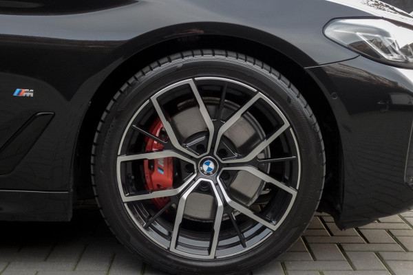 BMW 5 Serie Touring 530e Business Edition Plus | M-PAKKET | ADAPTIEVE CRUISE CONTROL | HEAD UP | PANORAMADAK | 360° CAMERA