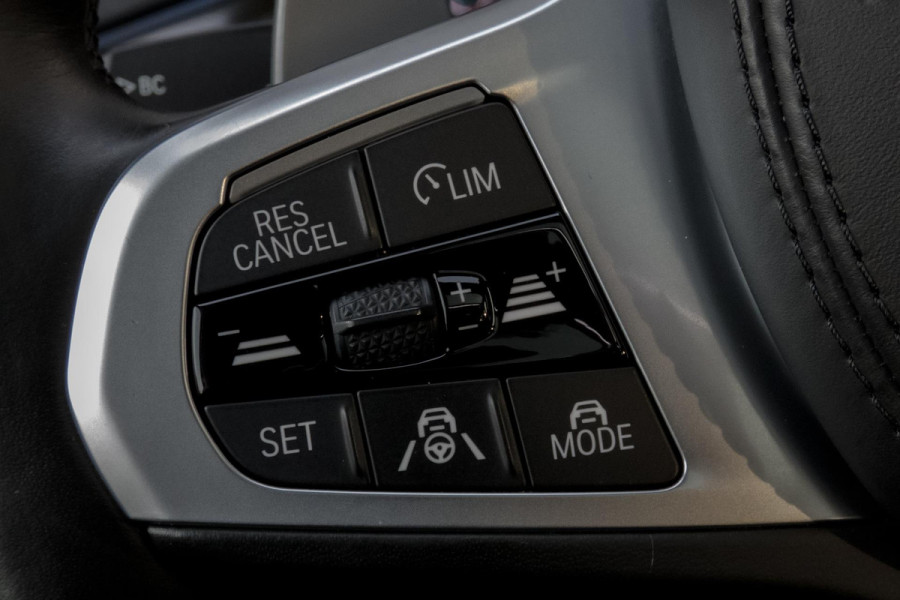 BMW 5 Serie Touring 530e Business Edition Plus | M-PAKKET | ADAPTIEVE CRUISE CONTROL | HEAD UP | PANORAMADAK | 360° CAMERA