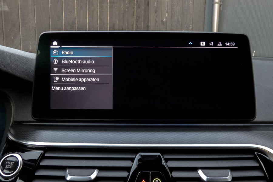 BMW 5 Serie Touring 530e Business Edition Plus | M-PAKKET | ADAPTIEVE CRUISE CONTROL | HEAD UP | PANORAMADAK | 360° CAMERA