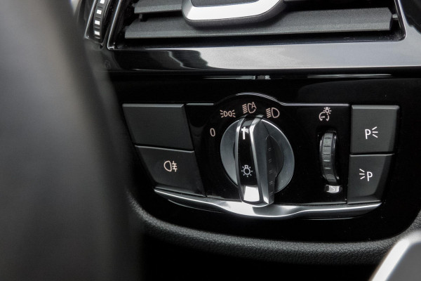 BMW 5 Serie Touring 530e Business Edition Plus | M-PAKKET | ADAPTIEVE CRUISE CONTROL | HEAD UP | PANORAMADAK | 360° CAMERA