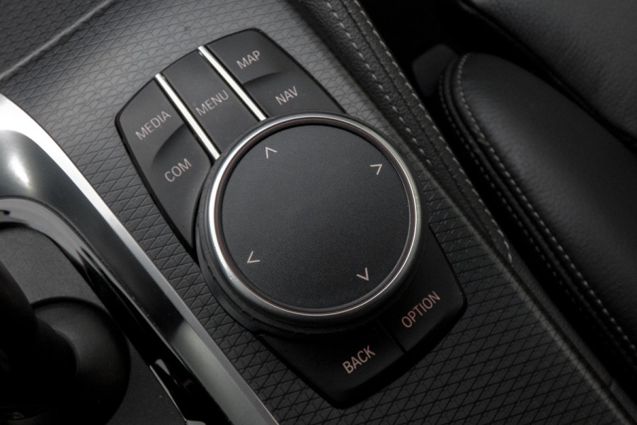 BMW 5 Serie Touring 530e Business Edition Plus | M-PAKKET | ADAPTIEVE CRUISE CONTROL | HEAD UP | PANORAMADAK | 360° CAMERA