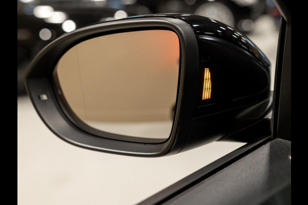 Volkswagen T-Roc 1.5 TSI R-Line Edition / 150pk / Stoel en stuur verwarming / Achteruitrij camera / Keyless /