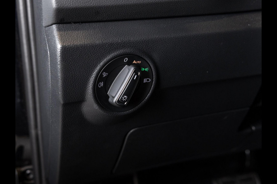 Volkswagen T-Roc 1.5 TSI R-Line Edition / 150pk / Stoel en stuur verwarming / Achteruitrij camera / Keyless /