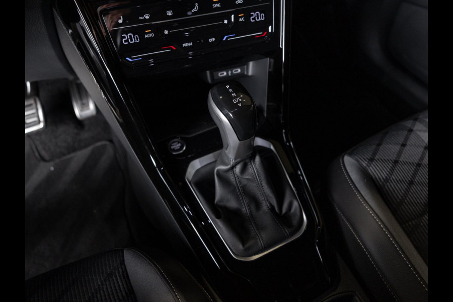 Volkswagen T-Roc 1.5 TSI R-Line Edition / 150pk / Stoel en stuur verwarming / Achteruitrij camera / Keyless /