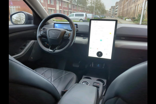 Ford Mustang Mach-E RWD 75 kWh NL-AUTO | 75 KWH | LEDER