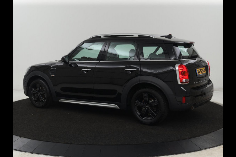 MINI Countryman 1.5 Cooper | Panoramadak | Leder | Stoelverwarming | Climate Control | JCW pakket | Head-up | Harman/Kardon