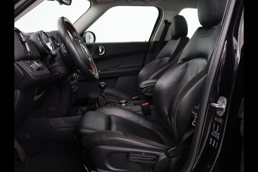MINI Countryman 1.5 Cooper | Panoramadak | Leder | Stoelverwarming | Climate Control | JCW pakket | Head-up | Harman/Kardon